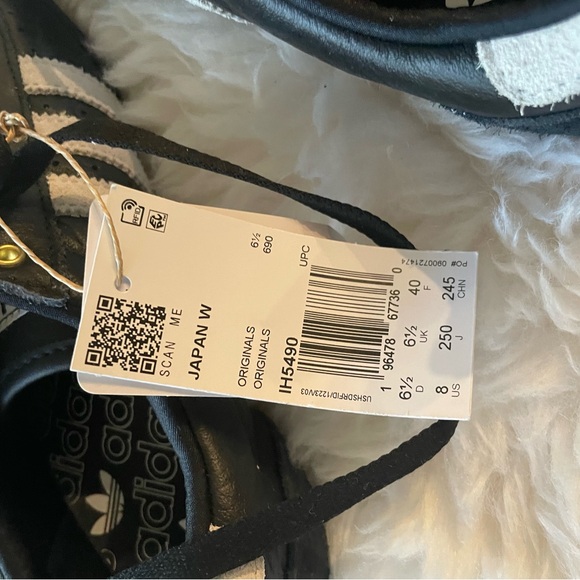 NWT Adidas Japan Women’s Black and White Sneakers Size 8 - Picture 4 of 5